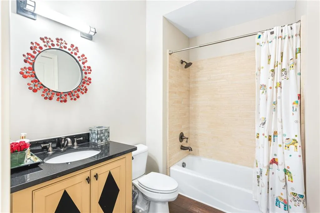 15 Glen Oaks Drive, Atlanta, Georgia 30327, 7 Bedrooms Bedrooms, ,7 BathroomsBathrooms,Residential,Sold,15 Glen Oaks Drive,6843755