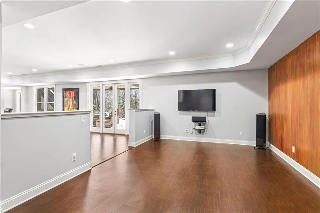 15 Glen Oaks Drive, Atlanta, Georgia 30327, 7 Bedrooms Bedrooms, ,7 BathroomsBathrooms,Residential,Sold,15 Glen Oaks Drive,6843755