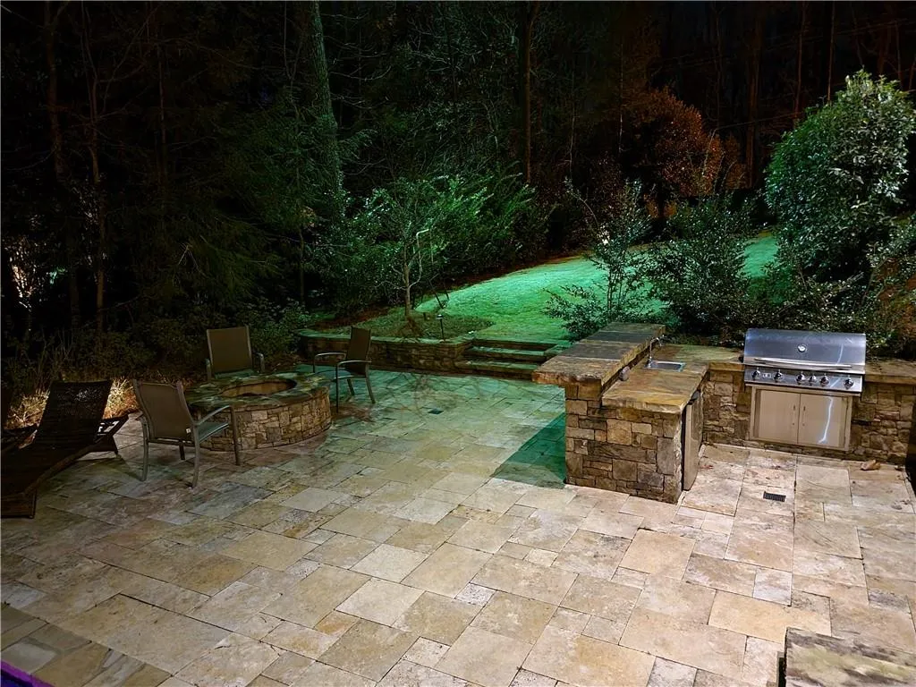 15 Glen Oaks Drive, Atlanta, Georgia 30327, 7 Bedrooms Bedrooms, ,7 BathroomsBathrooms,Residential,Sold,15 Glen Oaks Drive,6843755