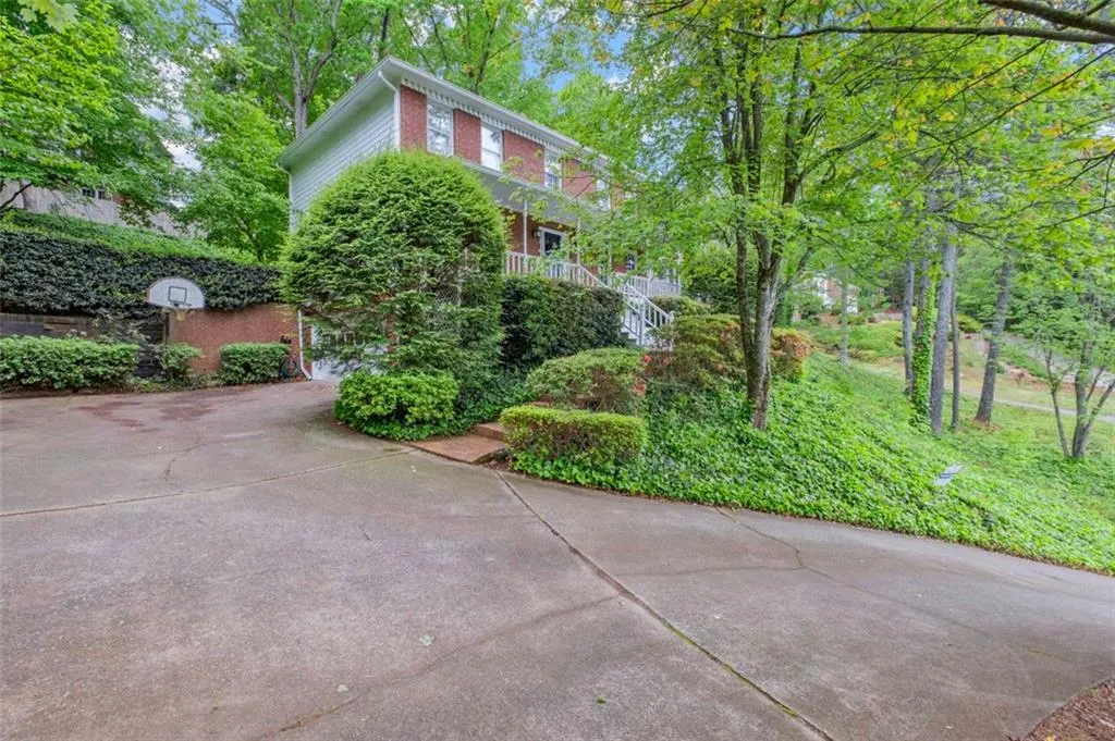 585 Calaveras Drive, Atlanta, Georgia 30350, 4 Bedrooms Bedrooms, ,2 BathroomsBathrooms,Residential,Sold,585 Calaveras Drive,7036641