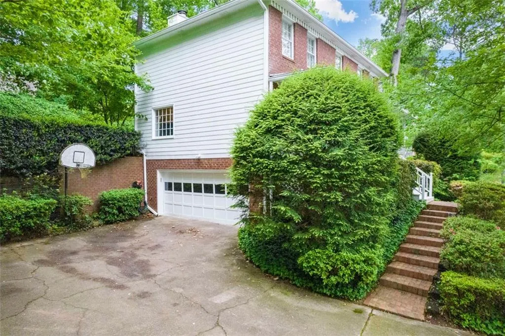 585 Calaveras Drive, Atlanta, Georgia 30350, 4 Bedrooms Bedrooms, ,2 BathroomsBathrooms,Residential,Sold,585 Calaveras Drive,7036641