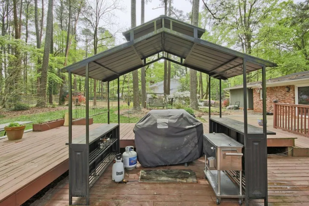 5835 Kayron Drive, Sandy Springs, Georgia 30328, 4 Bedrooms Bedrooms, ,2 BathroomsBathrooms,Residential,Sold,5835 Kayron Drive,5757392