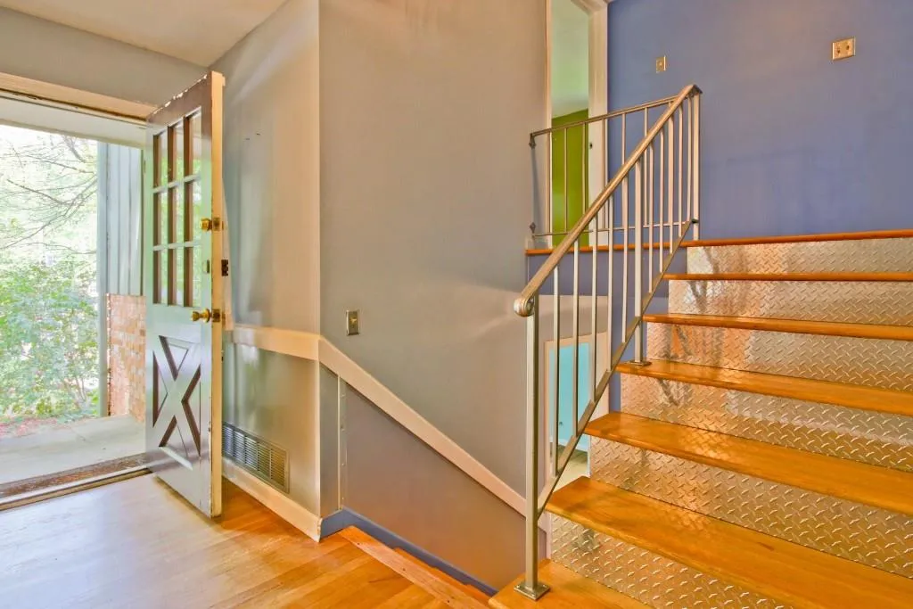 5835 Kayron Drive, Sandy Springs, Georgia 30328, 4 Bedrooms Bedrooms, ,2 BathroomsBathrooms,Residential,Sold,5835 Kayron Drive,5757392