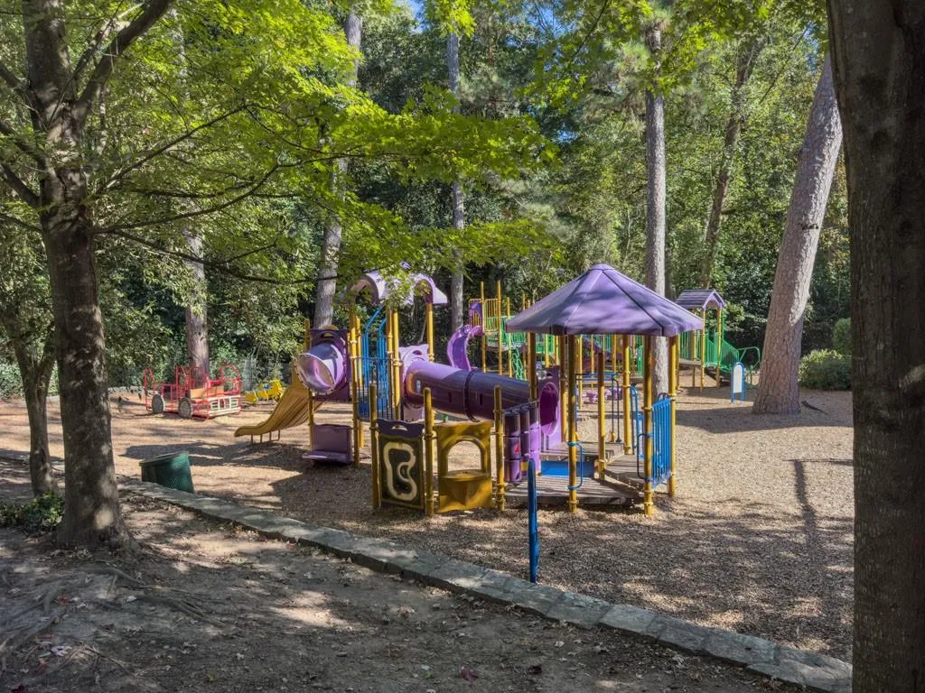 273 Peachtree Way Ne, Atlanta, Georgia 30305, 2 Bedrooms Bedrooms, ,2 BathroomsBathrooms,Residential,For Sale,273 Peachtree Way Ne,7639716