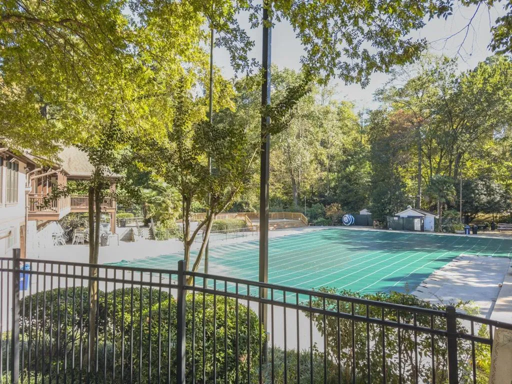 273 Peachtree Way Ne, Atlanta, Georgia 30305, 2 Bedrooms Bedrooms, ,2 BathroomsBathrooms,Residential,For Sale,273 Peachtree Way Ne,7639716