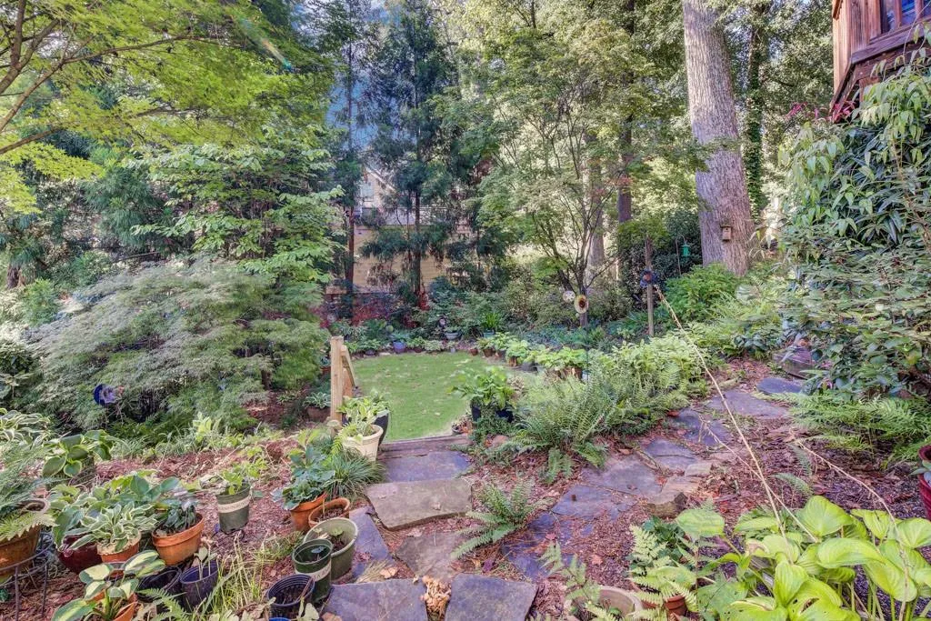 273 Peachtree Way Ne, Atlanta, Georgia 30305, 2 Bedrooms Bedrooms, ,2 BathroomsBathrooms,Residential,For Sale,273 Peachtree Way Ne,7639716