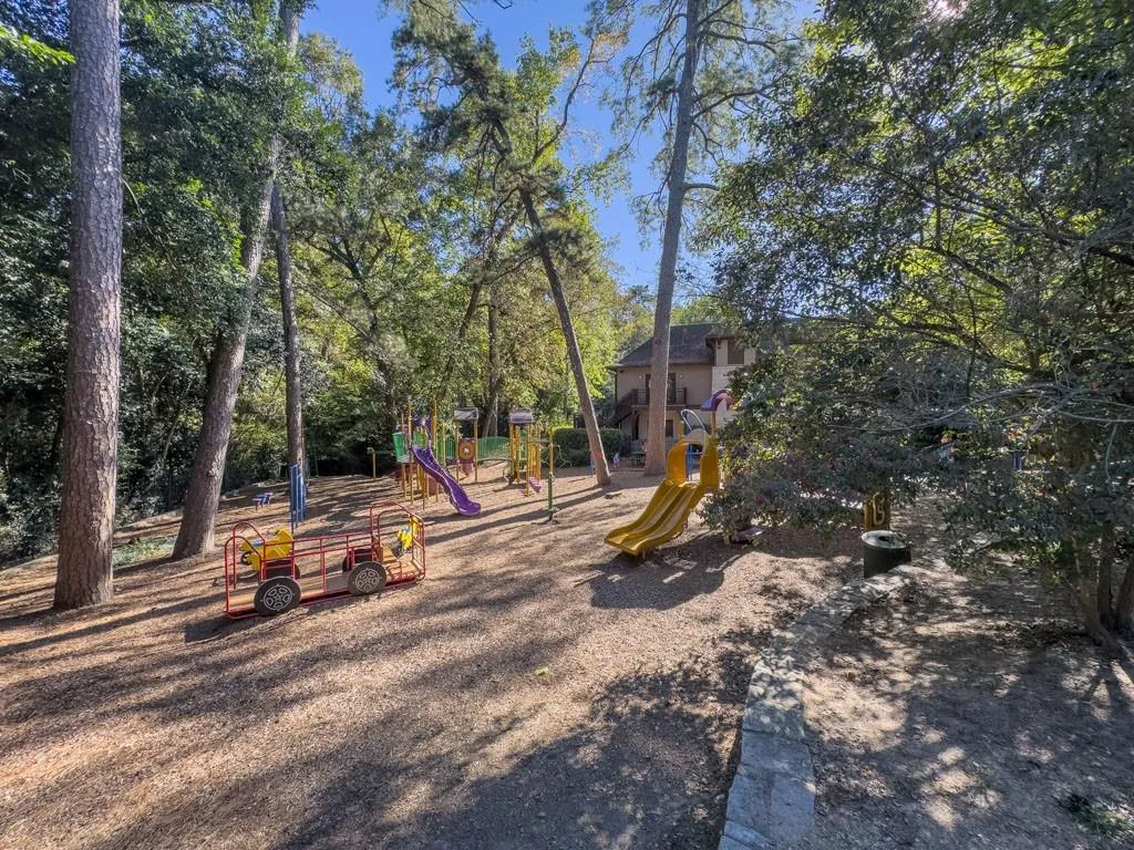 273 Peachtree Way Ne, Atlanta, Georgia 30305, 2 Bedrooms Bedrooms, ,2 BathroomsBathrooms,Residential,For Sale,273 Peachtree Way Ne,7639716