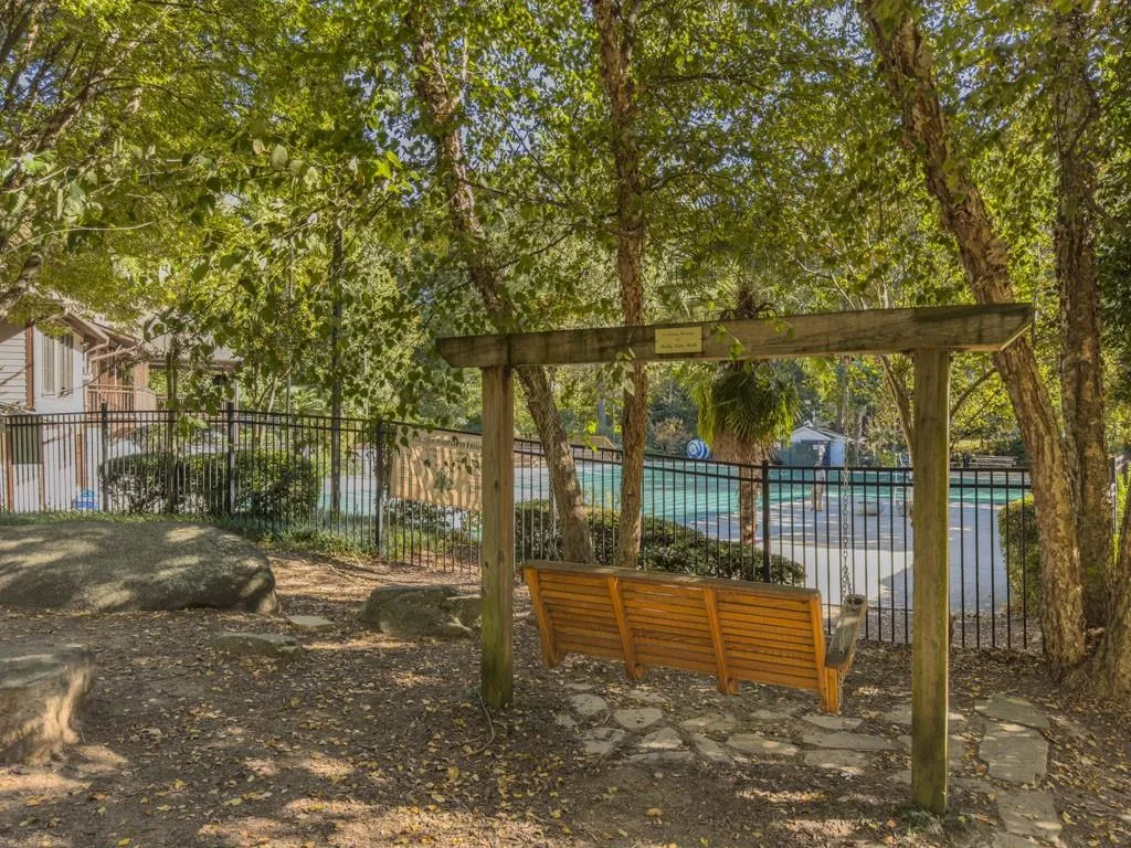 273 Peachtree Way Ne, Atlanta, Georgia 30305, 2 Bedrooms Bedrooms, ,2 BathroomsBathrooms,Residential,For Sale,273 Peachtree Way Ne,7639716