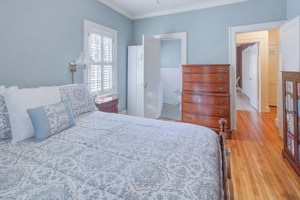 273 Peachtree Way Ne, Atlanta, Georgia 30305, 2 Bedrooms Bedrooms, ,2 BathroomsBathrooms,Residential,For Sale,273 Peachtree Way Ne,7639716