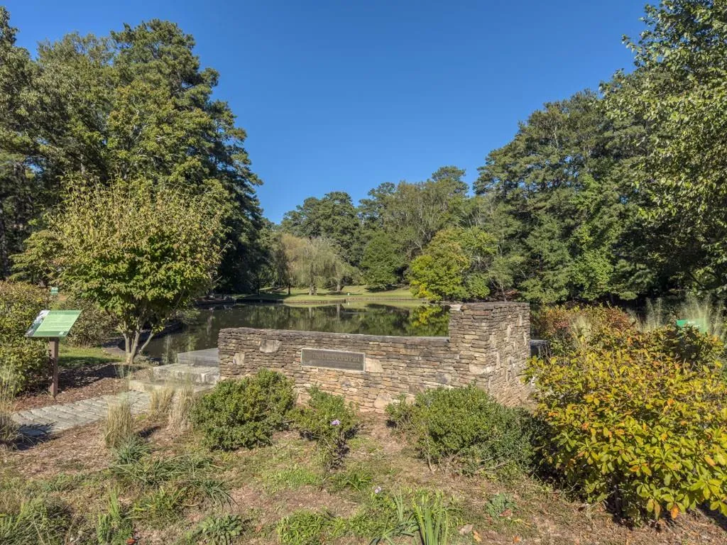 273 Peachtree Way Ne, Atlanta, Georgia 30305, 2 Bedrooms Bedrooms, ,2 BathroomsBathrooms,Residential,For Sale,273 Peachtree Way Ne,7639716