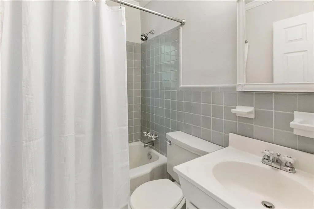 3660 Peachtree Ne Unit C2, Atlanta, Georgia 30319, 2 Bedrooms Bedrooms, 0 ,2 BathroomsBathrooms,Residential,For Sale,3660 Peachtree Ne Unit C2,7754381