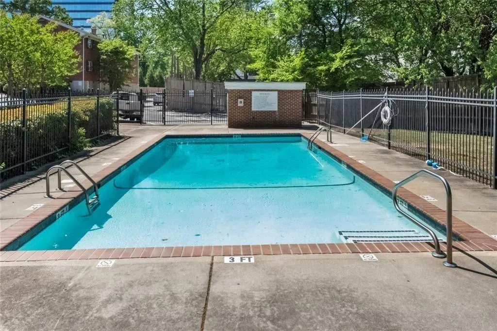 3660 Peachtree Ne Unit C2, Atlanta, Georgia 30319, 2 Bedrooms Bedrooms, 0 ,2 BathroomsBathrooms,Residential,For Sale,3660 Peachtree Ne Unit C2,7754381
