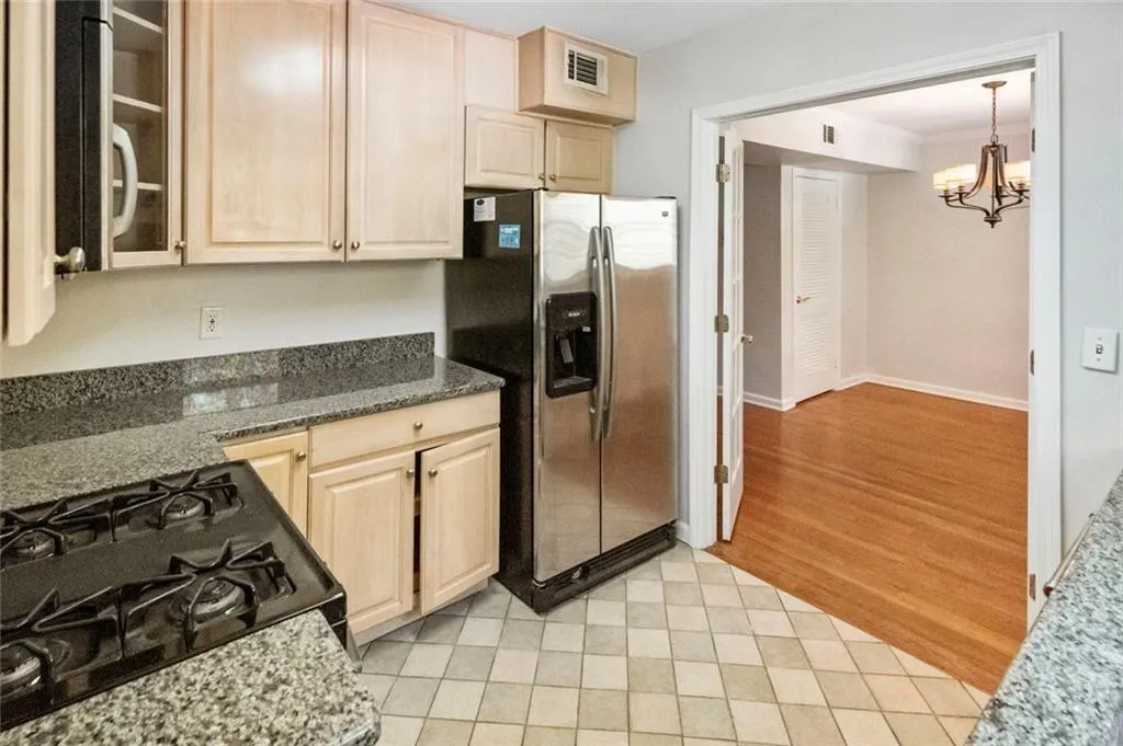 3660 Peachtree Ne Unit C2, Atlanta, Georgia 30319, 2 Bedrooms Bedrooms, 0 ,2 BathroomsBathrooms,Residential,For Sale,3660 Peachtree Ne Unit C2,7754381