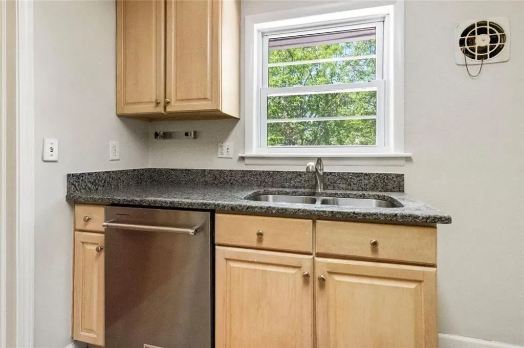 3660 Peachtree Ne Unit C2, Atlanta, Georgia 30319, 2 Bedrooms Bedrooms, 0 ,2 BathroomsBathrooms,Residential,For Sale,3660 Peachtree Ne Unit C2,7754381