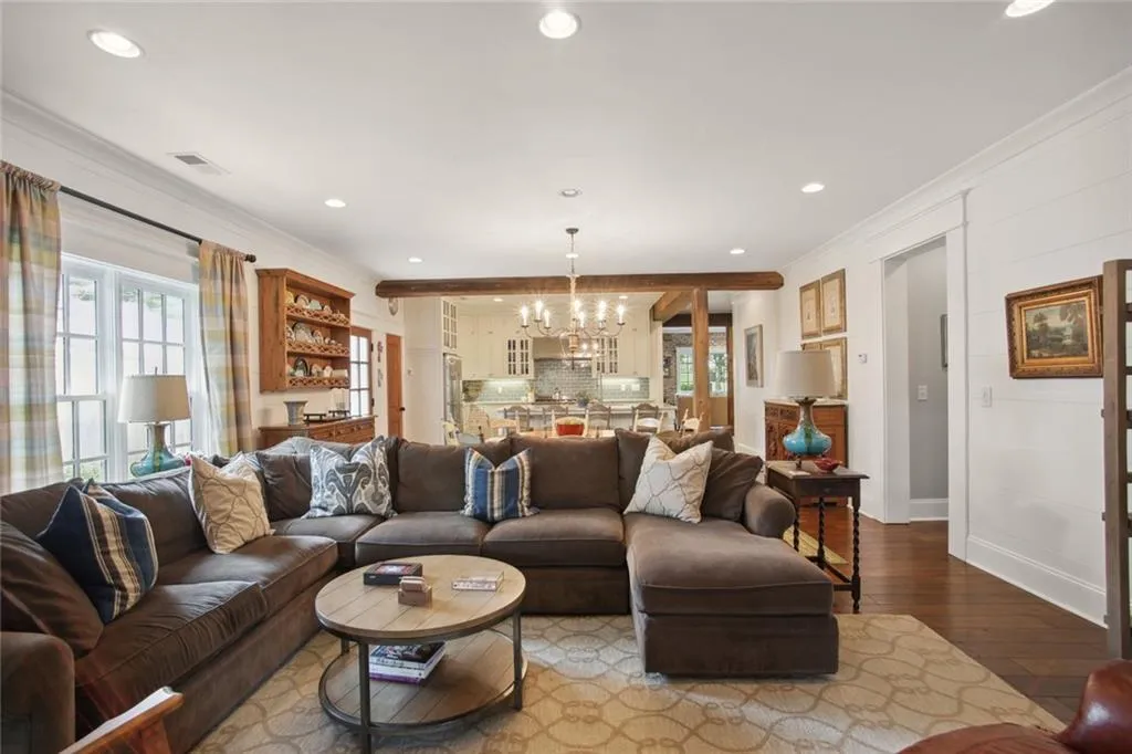 114 Karland Drive Nw, Atlanta, Georgia 30305, 5 Bedrooms Bedrooms, ,4 BathroomsBathrooms,Residential,For Sale,114 Karland Drive Nw,7580366