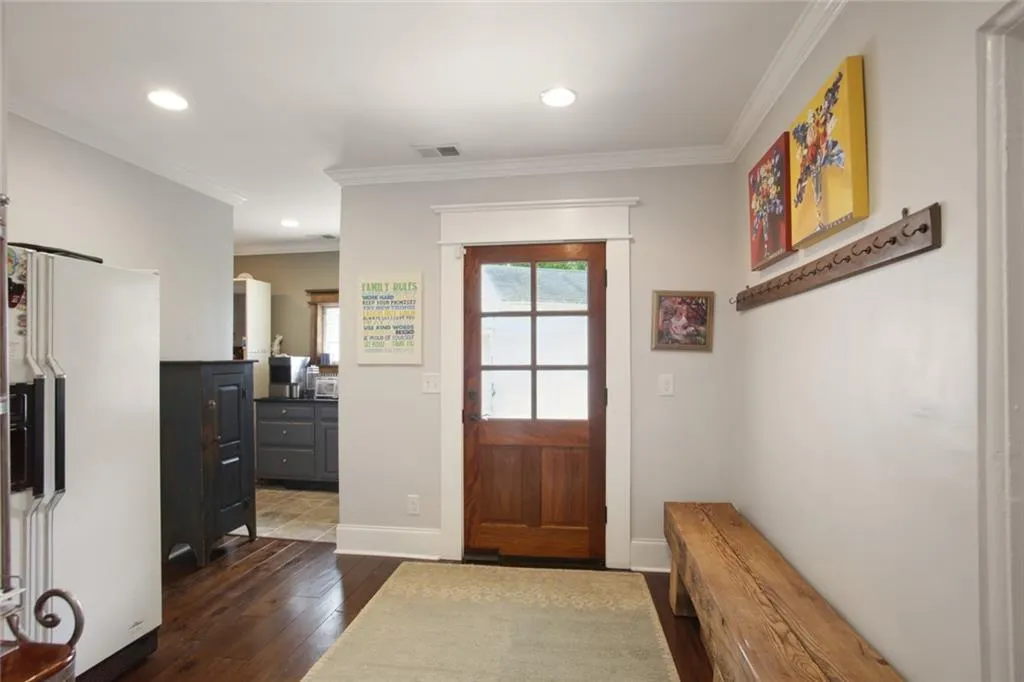 side entry/mudroom