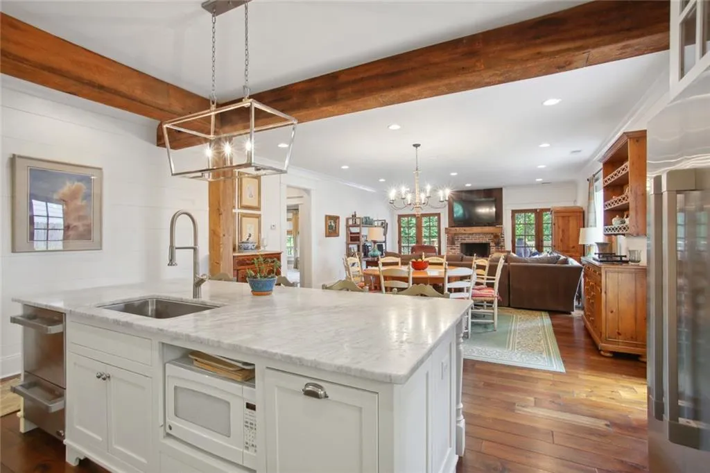114 Karland Drive Nw, Atlanta, Georgia 30305, 5 Bedrooms Bedrooms, ,4 BathroomsBathrooms,Residential,For Sale,114 Karland Drive Nw,7580366