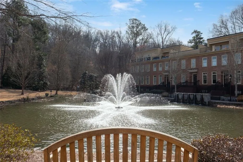 200 RIVERSEDGE Drive Unit 235, Atlanta, Georgia 30339, 3 Bedrooms Bedrooms, ,3 BathroomsBathrooms,Residential,Sold,200 RIVERSEDGE Drive Unit 235,7353543