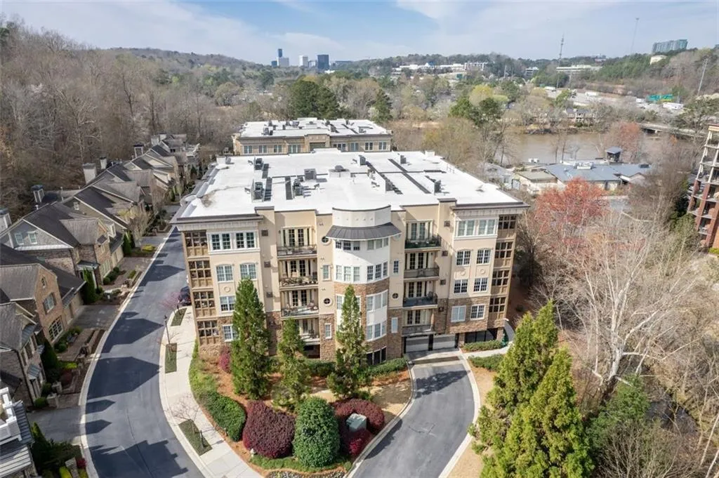 200 RIVERSEDGE Drive Unit 235, Atlanta, Georgia 30339, 3 Bedrooms Bedrooms, ,3 BathroomsBathrooms,Residential,Sold,200 RIVERSEDGE Drive Unit 235,7353543