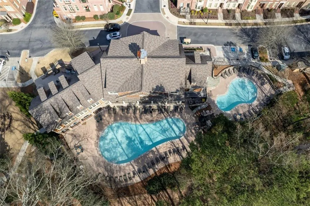 Clubhouse features 2 Pools, fitness center and more!