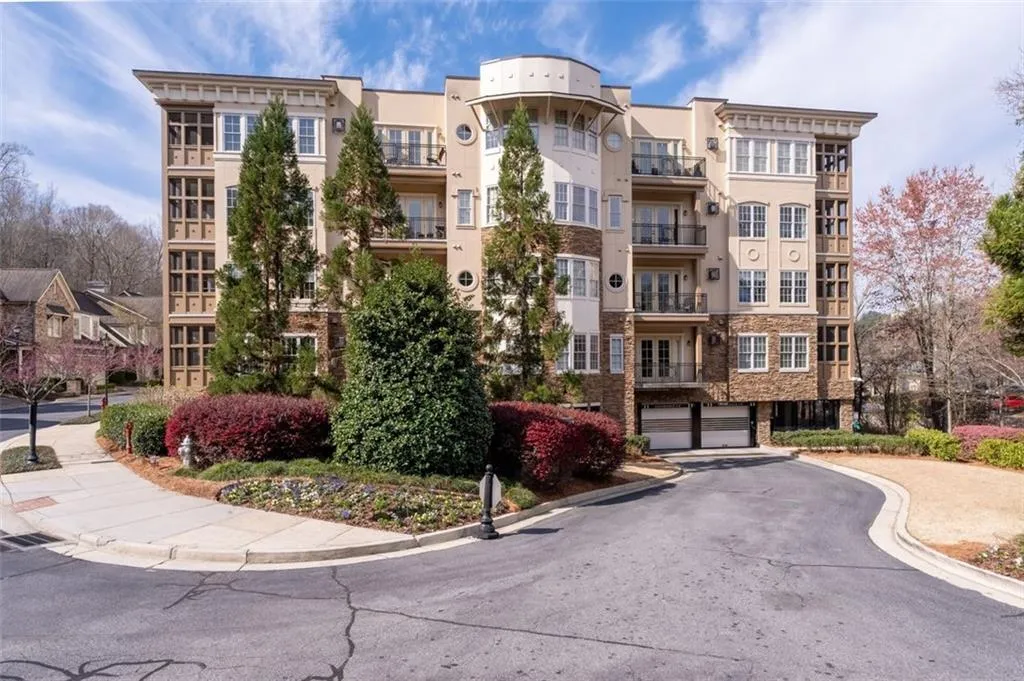 200 RIVERSEDGE Drive Unit 235, Atlanta, Georgia 30339, 3 Bedrooms Bedrooms, ,3 BathroomsBathrooms,Residential,Sold,200 RIVERSEDGE Drive Unit 235,7353543