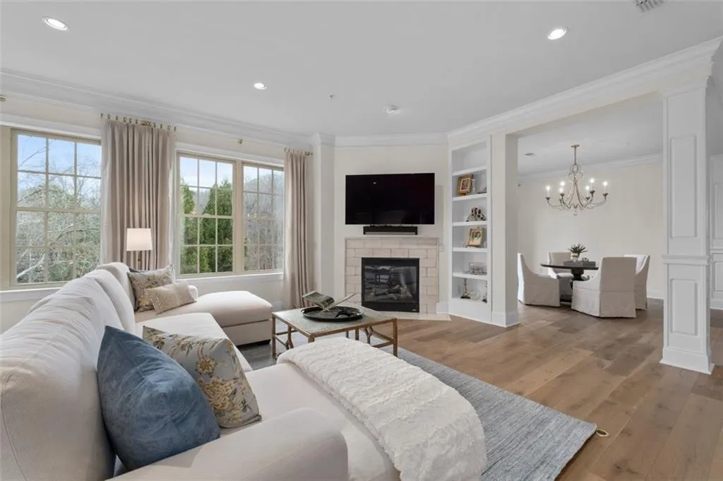 200 RIVERSEDGE Drive Unit 235, Atlanta, Georgia 30339, 3 Bedrooms Bedrooms, ,3 BathroomsBathrooms,Residential,Sold,200 RIVERSEDGE Drive Unit 235,7353543