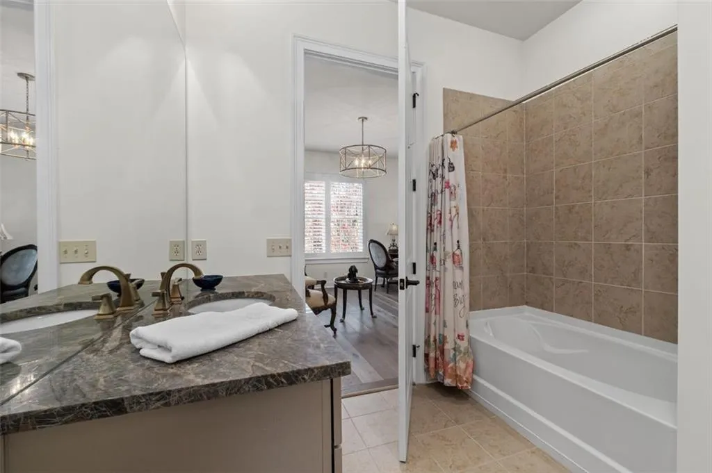 3rd Bedroom ensuite Bath - has large walk-in closet