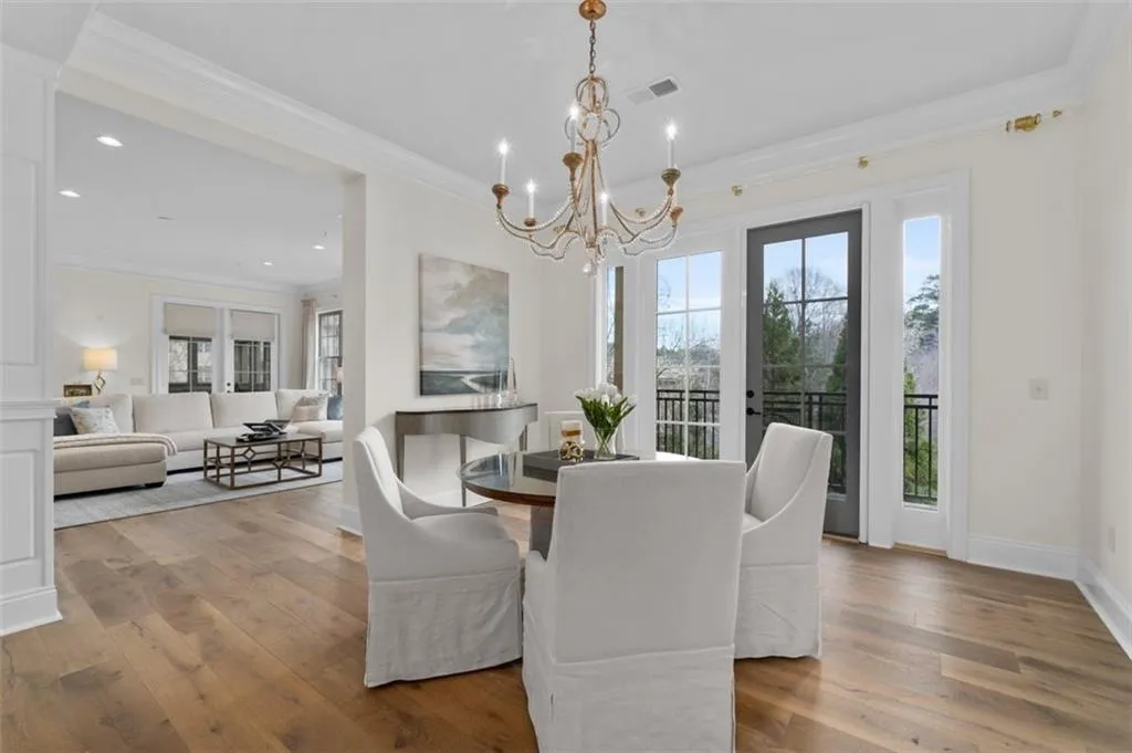 200 RIVERSEDGE Drive Unit 235, Atlanta, Georgia 30339, 3 Bedrooms Bedrooms, ,3 BathroomsBathrooms,Residential,Sold,200 RIVERSEDGE Drive Unit 235,7353543