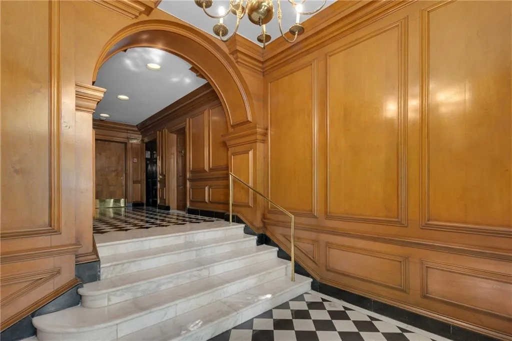 1325 Peachtree Street Ne Unit 401, Atlanta, Georgia 30309, 2 Bedrooms Bedrooms, ,2 BathroomsBathrooms,Residential,For Sale,1325 Peachtree Street Ne Unit 401,7570555