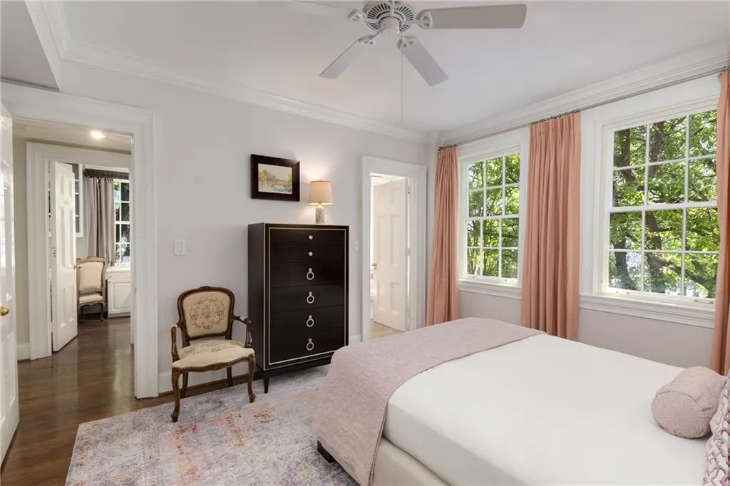 1325 Peachtree Street Ne Unit 401, Atlanta, Georgia 30309, 2 Bedrooms Bedrooms, ,2 BathroomsBathrooms,Residential,For Sale,1325 Peachtree Street Ne Unit 401,7570555