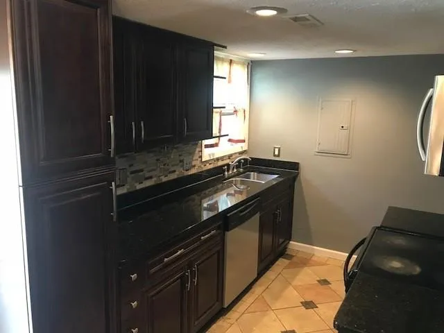 6900 Roswell Road Unit B6, Atlanta, Georgia 30328, 2 Bedrooms Bedrooms, ,2 BathroomsBathrooms,Residential,Sold,6900 Roswell Road Unit B6,6674831