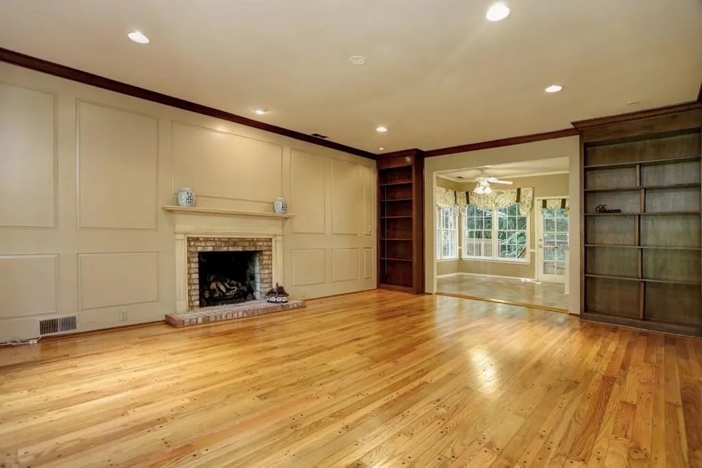 320 Seamarsh Court, Sandy Springs, Georgia 30328, 5 Bedrooms Bedrooms, ,4 BathroomsBathrooms,Residential,Sold,320 Seamarsh Court,5721045