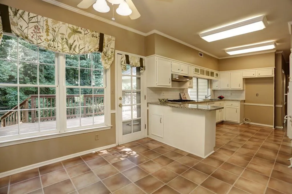 320 Seamarsh Court, Sandy Springs, Georgia 30328, 5 Bedrooms Bedrooms, ,4 BathroomsBathrooms,Residential,Sold,320 Seamarsh Court,5721045