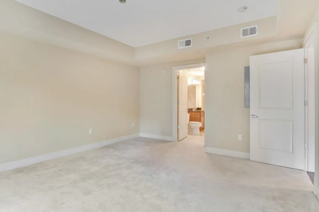 200 River Vista Drive Unit 240, Atlanta, Georgia 30339, 1 Bedroom Bedrooms, ,1 BathroomBathrooms,Residential,Sold,200 River Vista Drive Unit 240,5984221