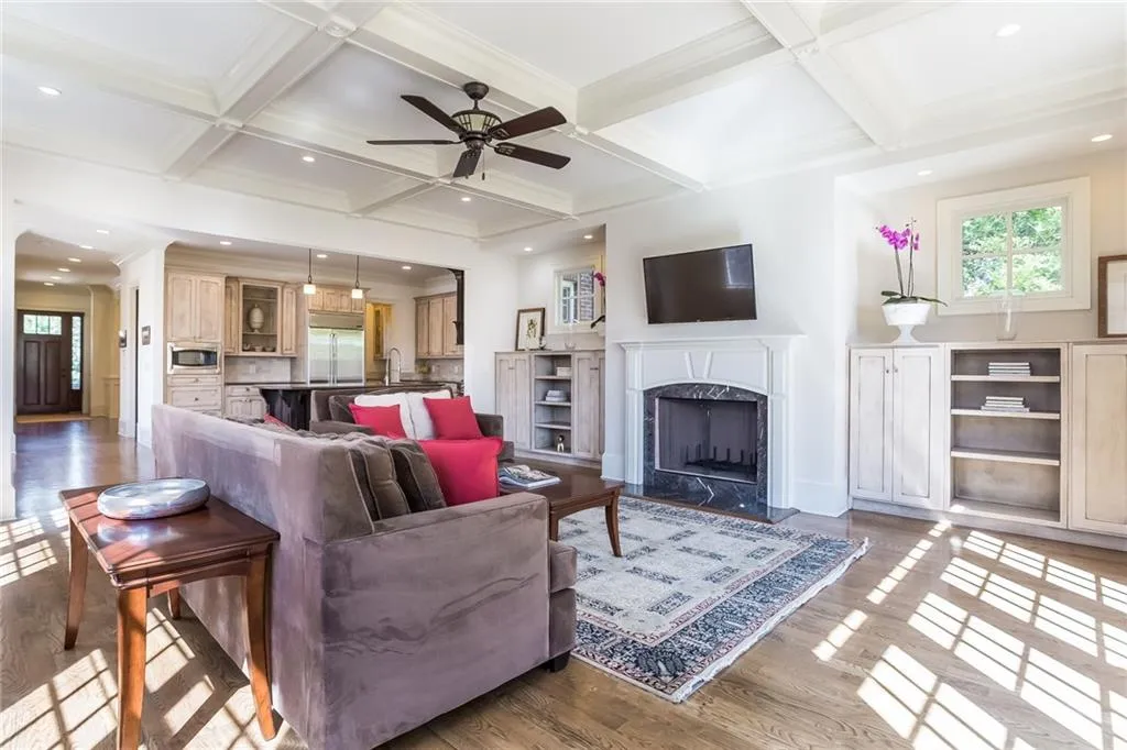 2001 Wellbourne Drive Ne, Atlanta, Georgia 30324, 5 Bedrooms Bedrooms, ,4 BathroomsBathrooms,Residential,Sold,2001 Wellbourne Drive Ne,5985362