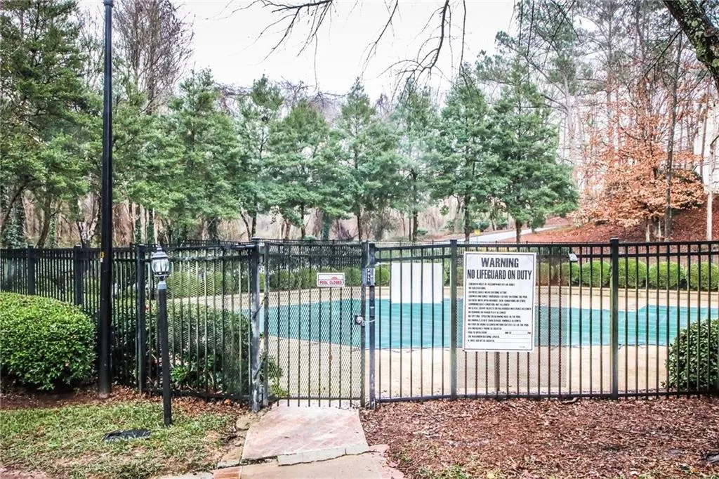 2206 Huntingdon Chase, Sandy Springs, Georgia 30350, 2 Bedrooms Bedrooms, ,2 BathroomsBathrooms,Residential,Sold,2206 Huntingdon Chase,6840467