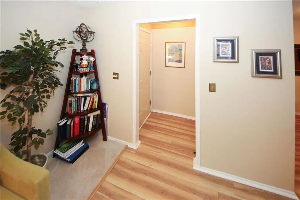 2206 Huntingdon Chase, Sandy Springs, Georgia 30350, 2 Bedrooms Bedrooms, ,2 BathroomsBathrooms,Residential,Sold,2206 Huntingdon Chase,6840467