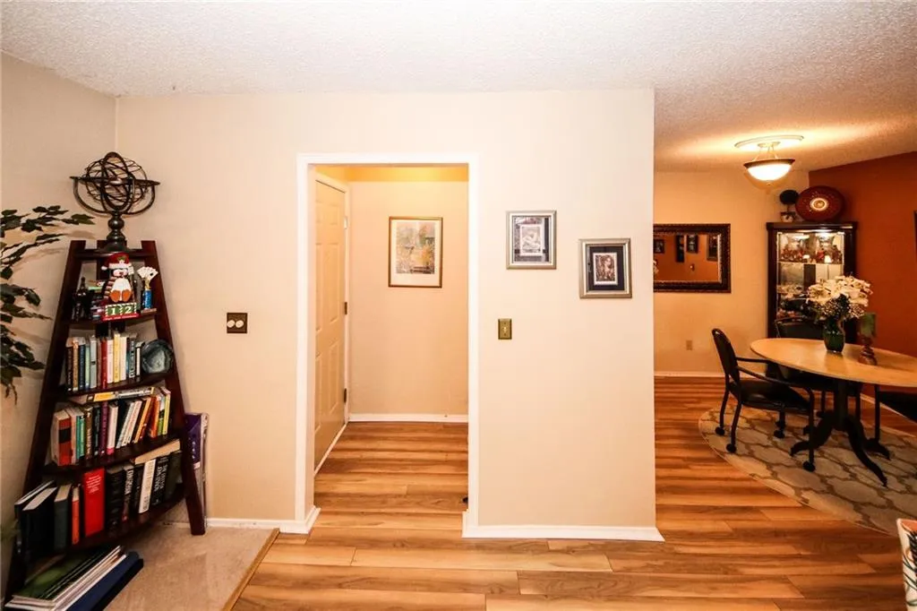 2206 Huntingdon Chase, Sandy Springs, Georgia 30350, 2 Bedrooms Bedrooms, ,2 BathroomsBathrooms,Residential,Sold,2206 Huntingdon Chase,6840467