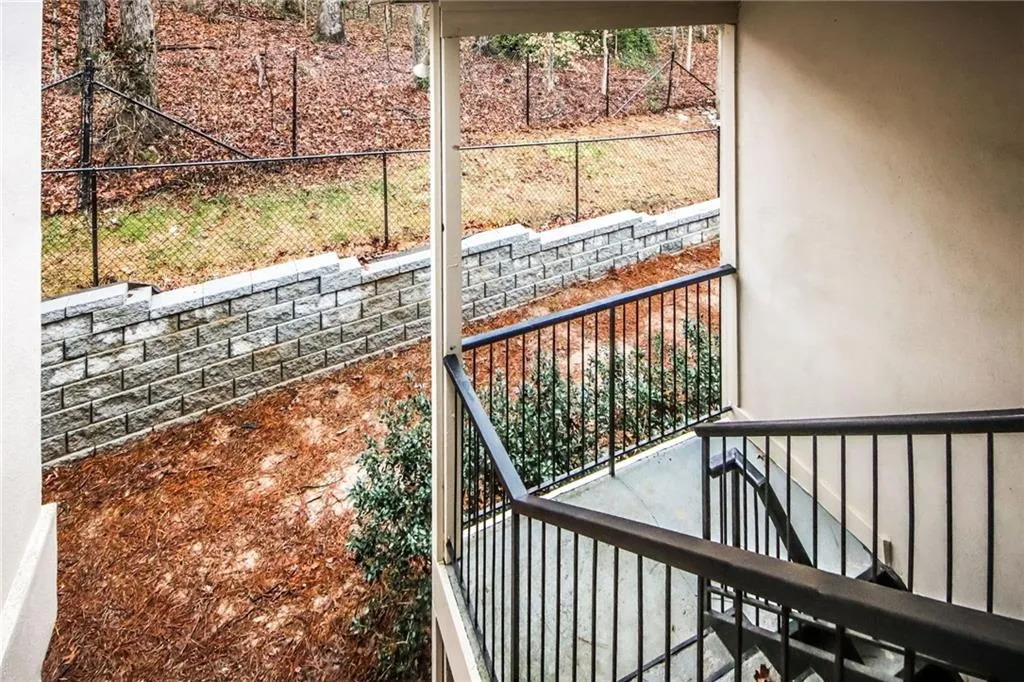 2206 Huntingdon Chase, Sandy Springs, Georgia 30350, 2 Bedrooms Bedrooms, ,2 BathroomsBathrooms,Residential,Sold,2206 Huntingdon Chase,6840467