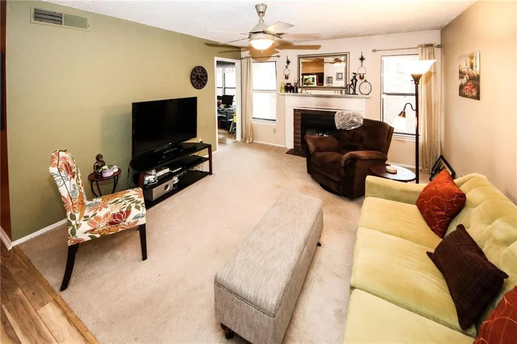 2206 Huntingdon Chase, Sandy Springs, Georgia 30350, 2 Bedrooms Bedrooms, ,2 BathroomsBathrooms,Residential,Sold,2206 Huntingdon Chase,6840467