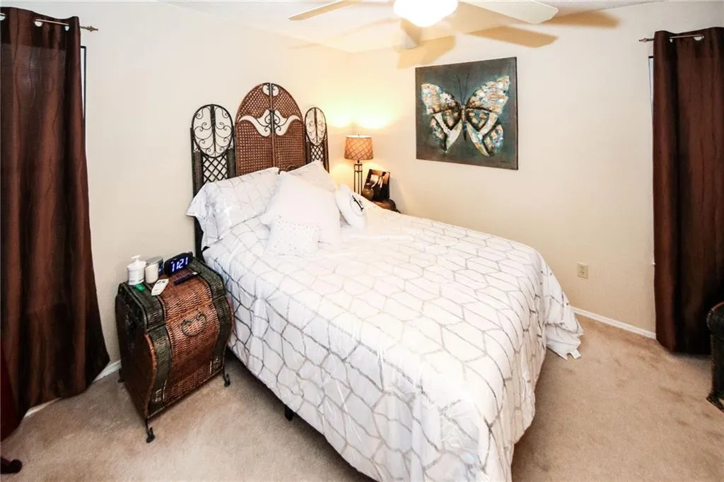 2206 Huntingdon Chase, Sandy Springs, Georgia 30350, 2 Bedrooms Bedrooms, ,2 BathroomsBathrooms,Residential,Sold,2206 Huntingdon Chase,6840467