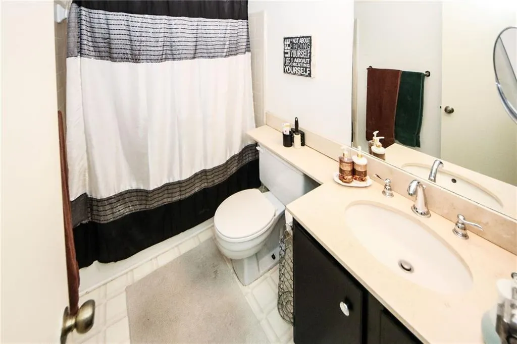 2206 Huntingdon Chase, Sandy Springs, Georgia 30350, 2 Bedrooms Bedrooms, ,2 BathroomsBathrooms,Residential,Sold,2206 Huntingdon Chase,6840467