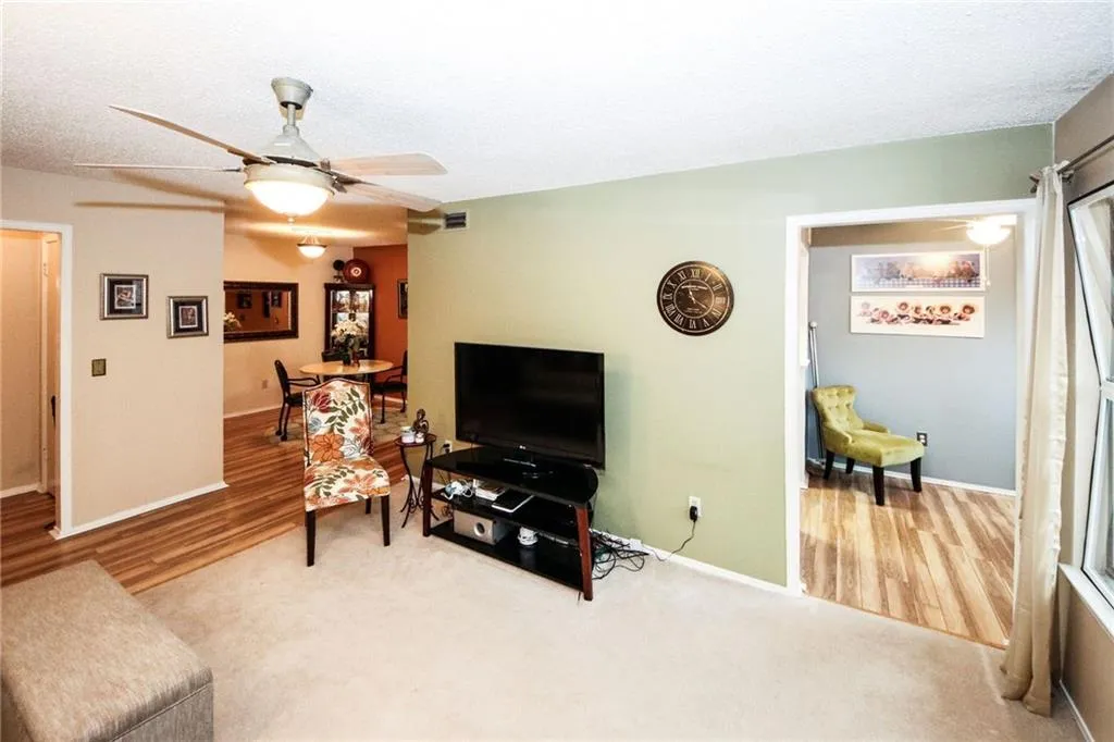 2206 Huntingdon Chase, Sandy Springs, Georgia 30350, 2 Bedrooms Bedrooms, ,2 BathroomsBathrooms,Residential,Sold,2206 Huntingdon Chase,6840467