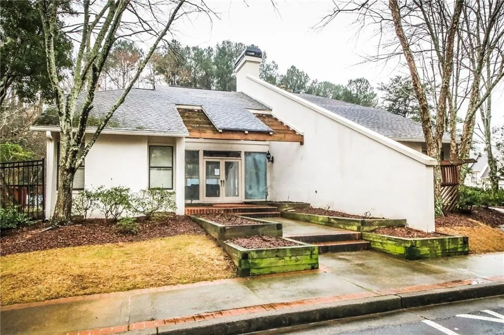 2206 Huntingdon Chase, Sandy Springs, Georgia 30350, 2 Bedrooms Bedrooms, ,2 BathroomsBathrooms,Residential,Sold,2206 Huntingdon Chase,6840467