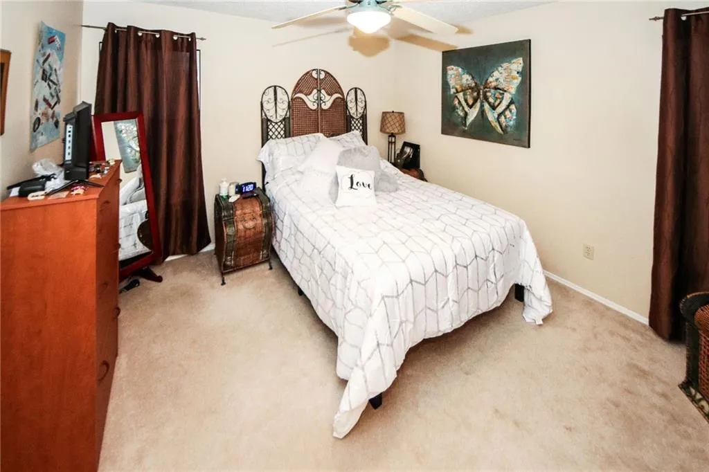 2206 Huntingdon Chase, Sandy Springs, Georgia 30350, 2 Bedrooms Bedrooms, ,2 BathroomsBathrooms,Residential,Sold,2206 Huntingdon Chase,6840467