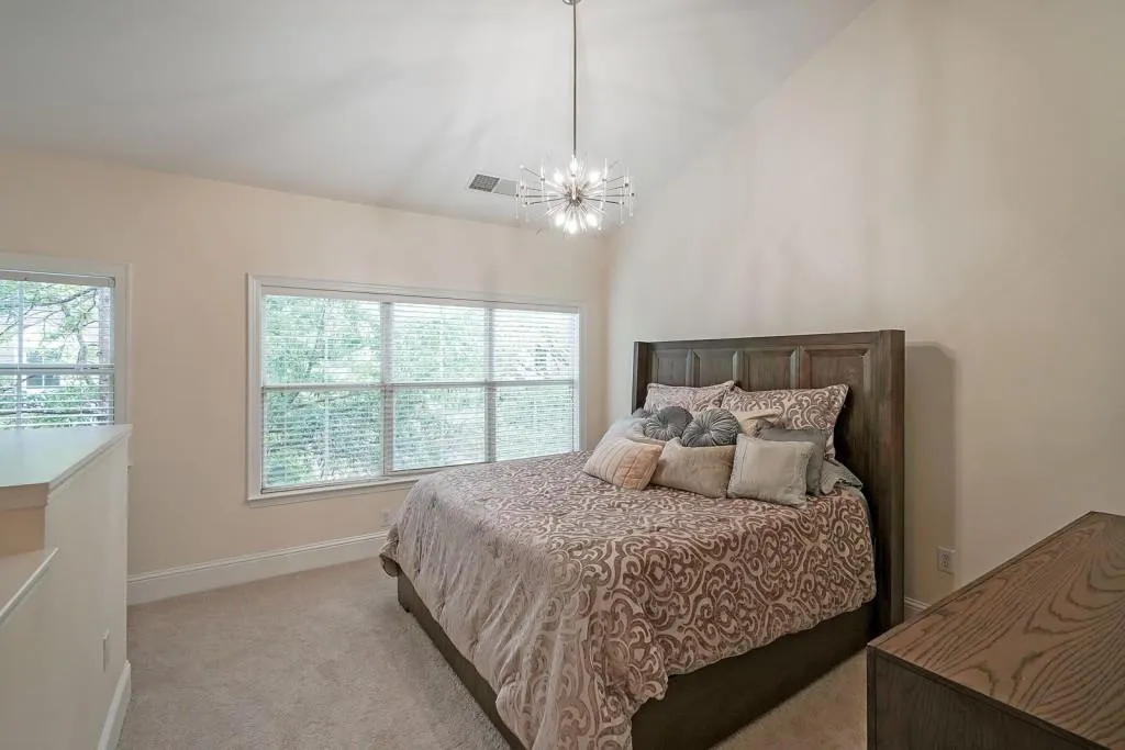 1140 Glenridge Place, Sandy Springs, Georgia 30342, 2 Bedrooms Bedrooms, ,1 BathroomBathrooms,Residential,Sold,1140 Glenridge Place,7269744