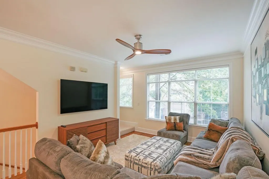 1140 Glenridge Place, Sandy Springs, Georgia 30342, 2 Bedrooms Bedrooms, ,1 BathroomBathrooms,Residential,Sold,1140 Glenridge Place,7269744