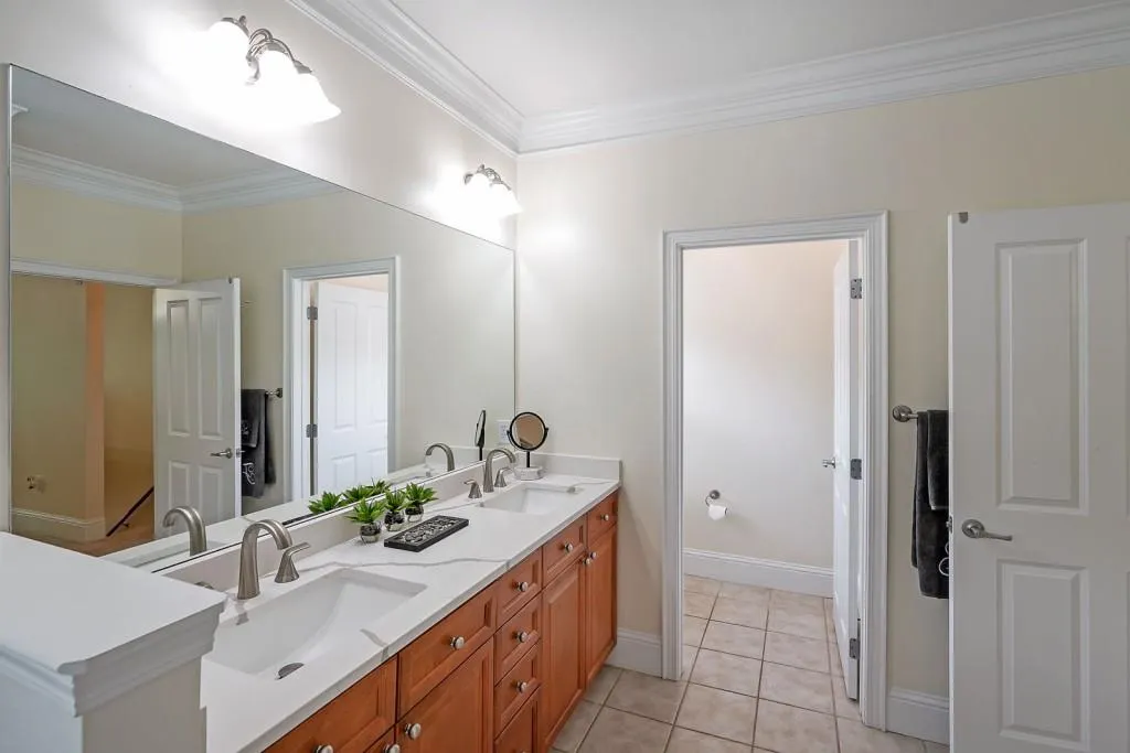 1140 Glenridge Place, Sandy Springs, Georgia 30342, 2 Bedrooms Bedrooms, ,1 BathroomBathrooms,Residential,Sold,1140 Glenridge Place,7269744