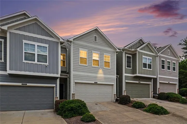 6131 Centennial Run, Atlanta, Georgia 30349