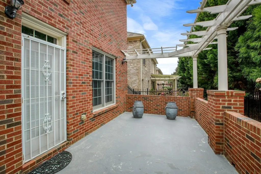 365 Wembley Circle, Sandy Springs, Georgia 30328, 4 Bedrooms Bedrooms, ,3 BathroomsBathrooms,Residential,Sold,365 Wembley Circle,6536011